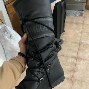 Brand New Moon Boots